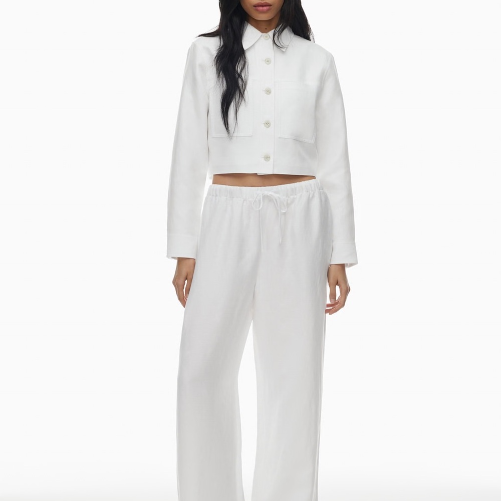 Aritzia Wilfred CruiseLinen Little Cropped Jacket in white, size small